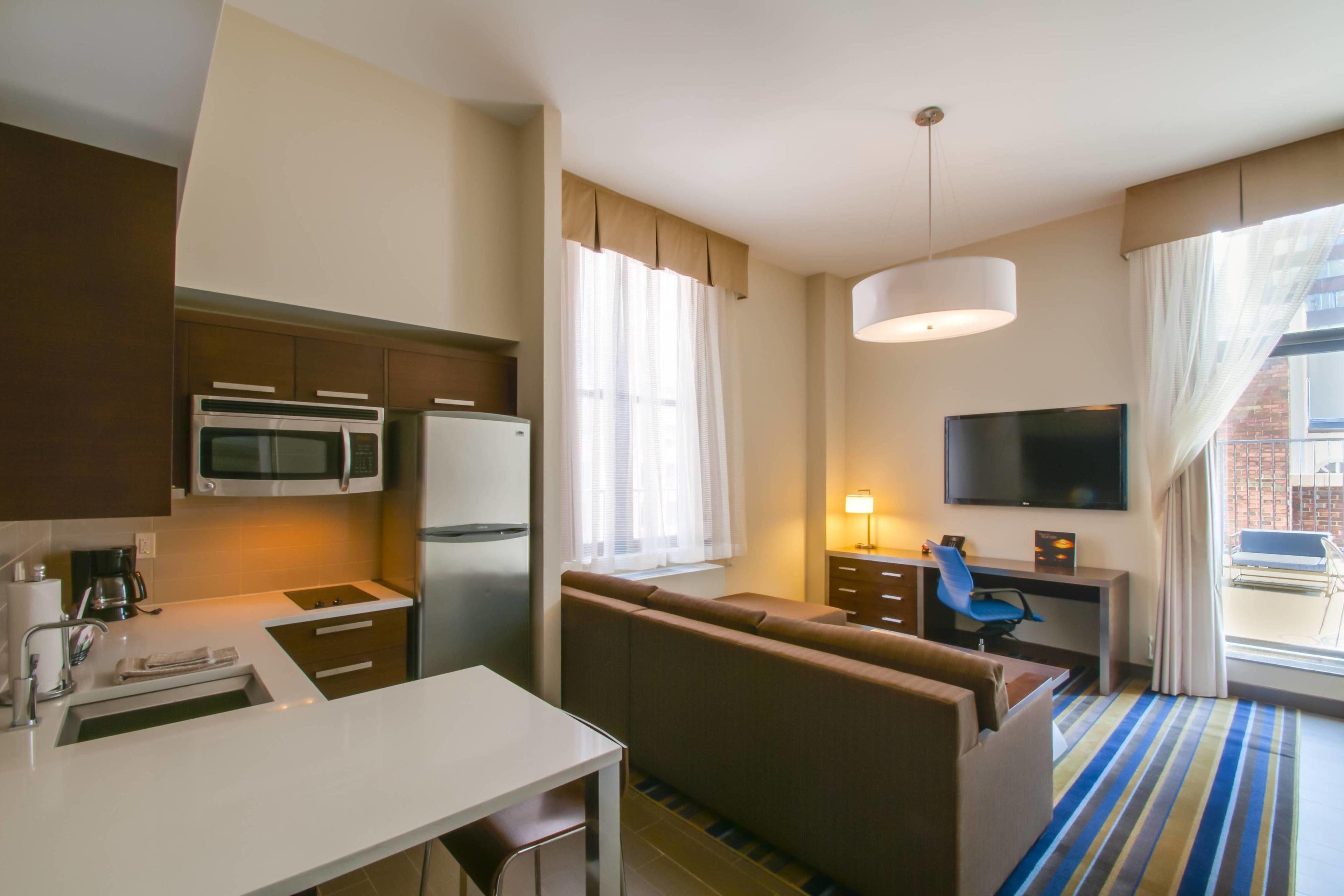 By Marriott Manhattan/ Midtown Eastside Hotel New York