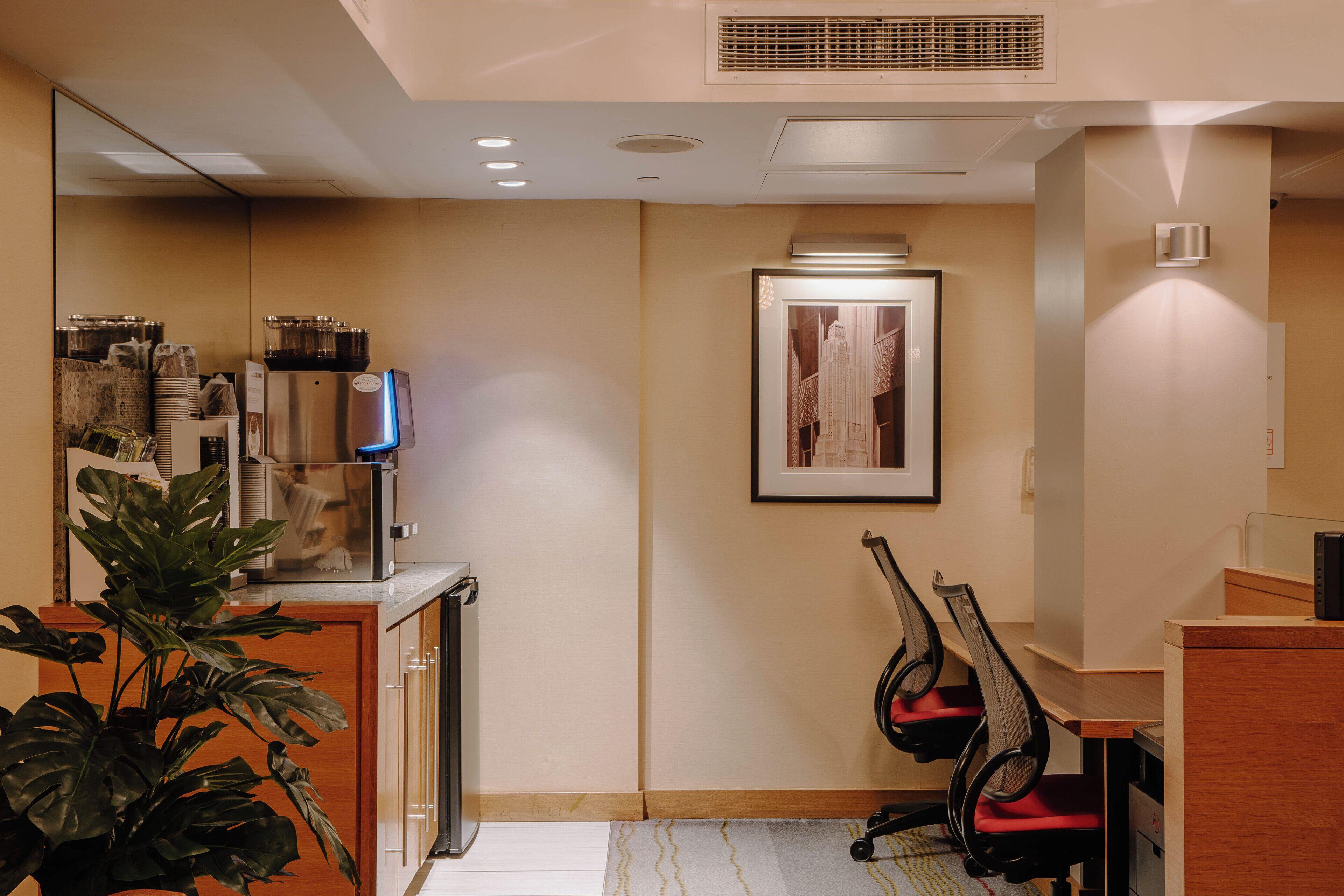 The Jewel Hotel, Hotel