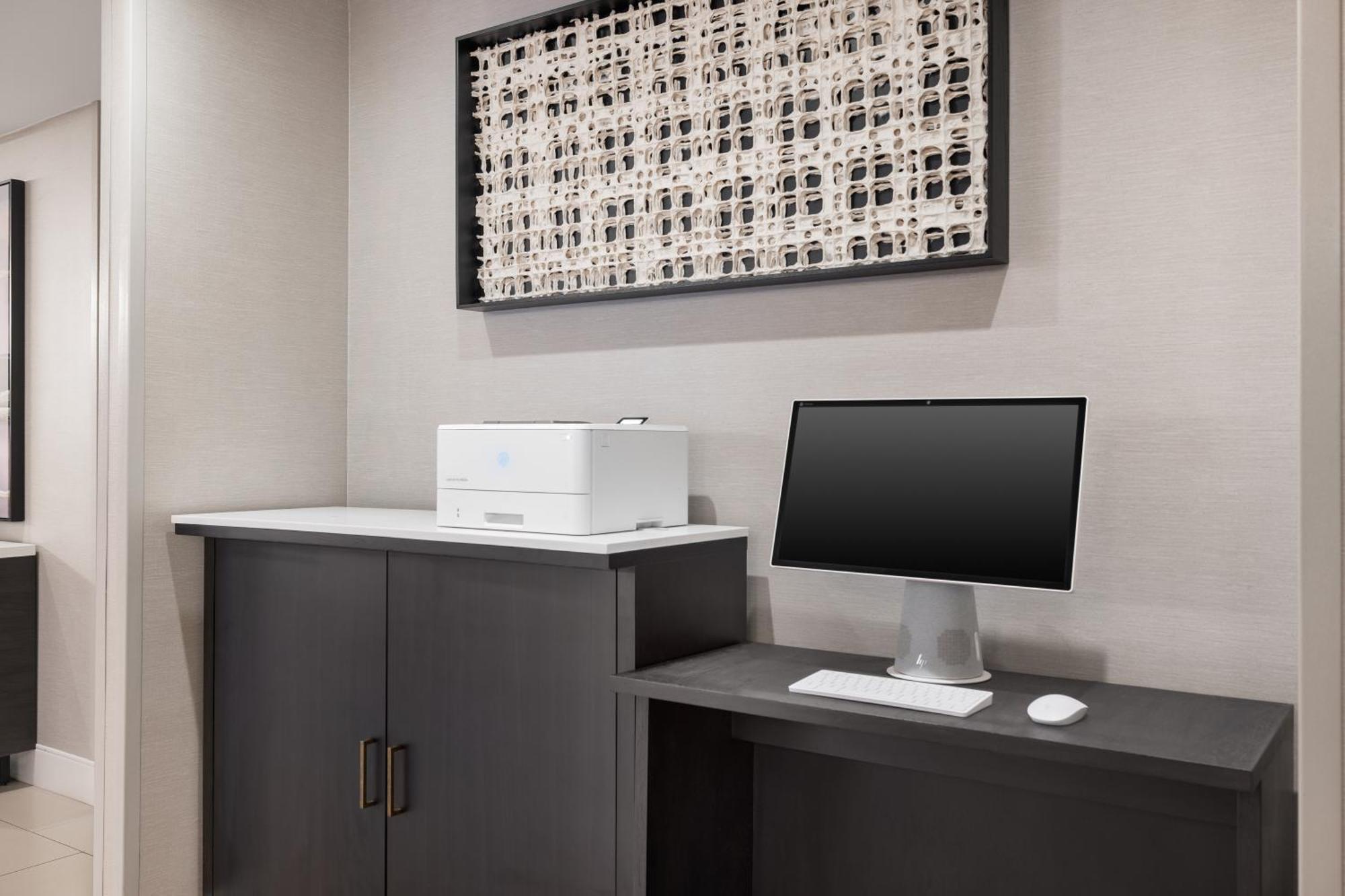 By Marriott Manhattan/ Midtown Eastside