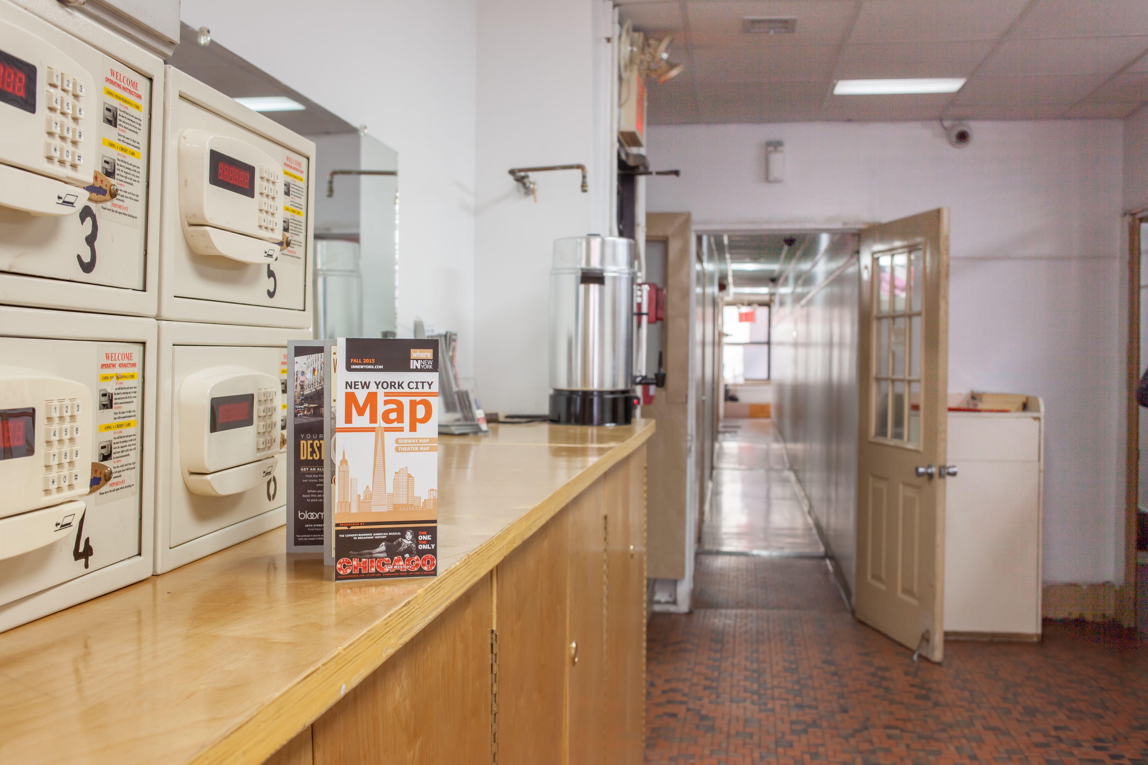 Bowery Grand Hostel *