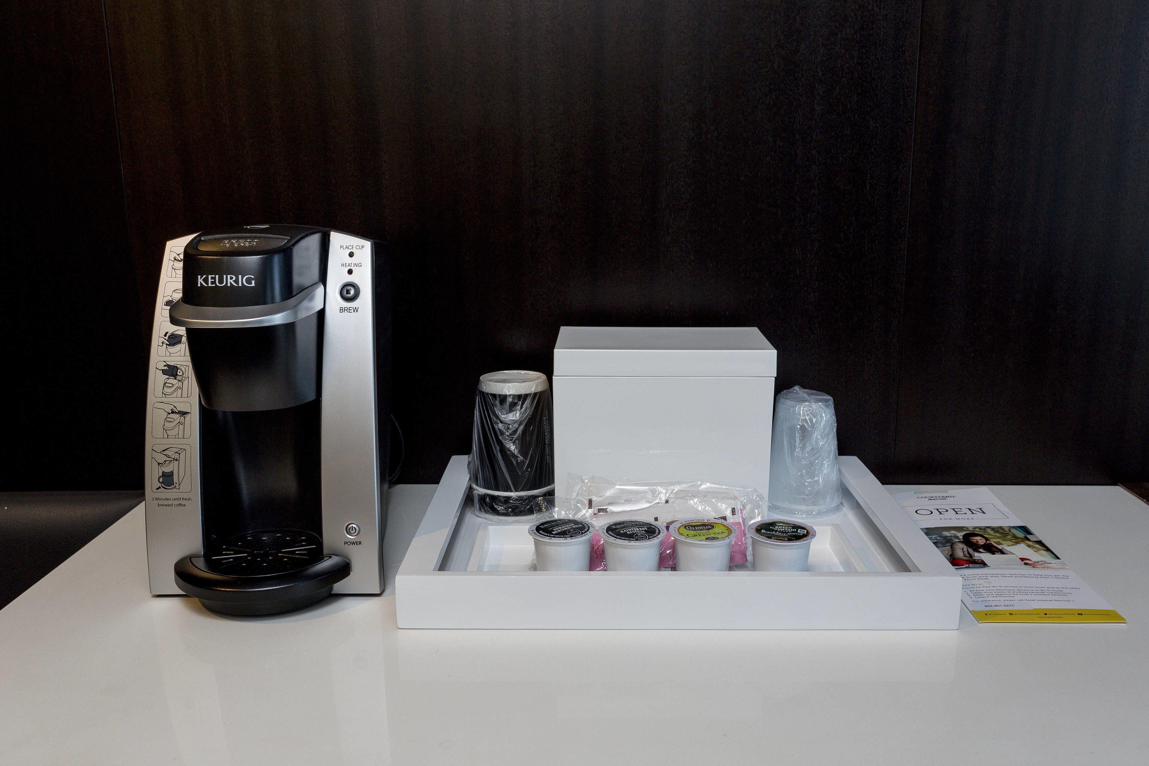 Courtyard By Marriott Long Island City/new York Manhattan View Hotel