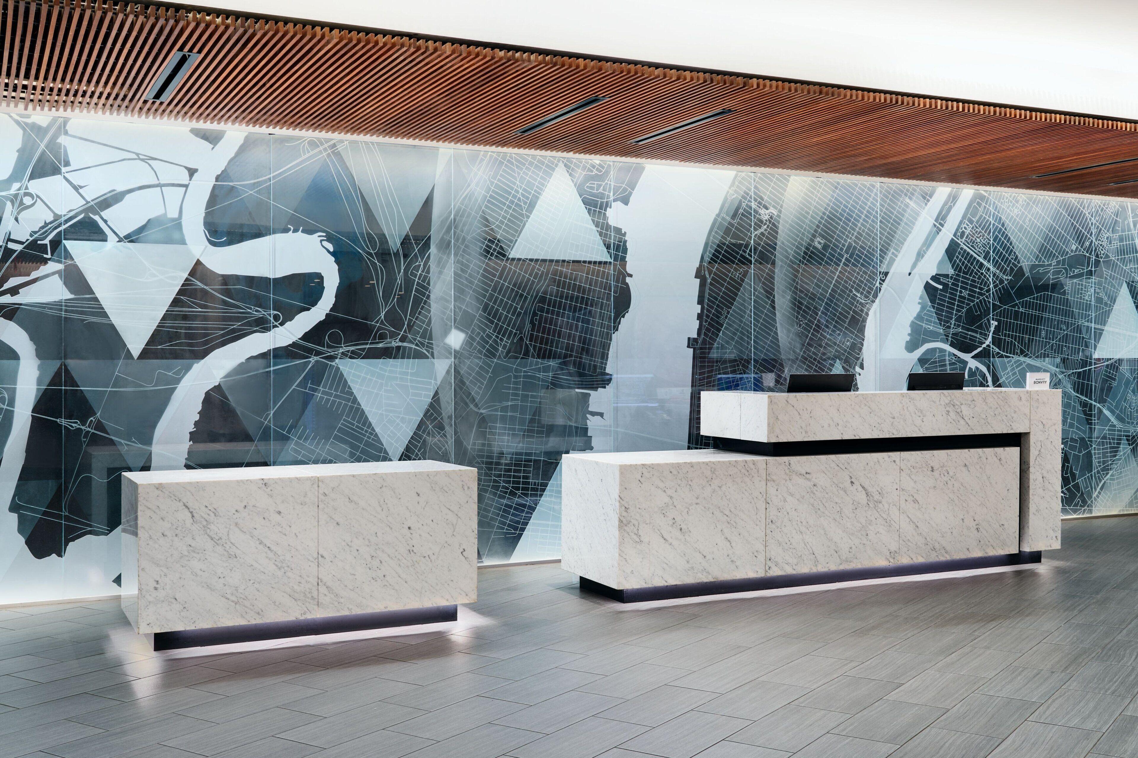 Courtyard By Marriott Long Island City/new York Manhattan View Hotel 3*