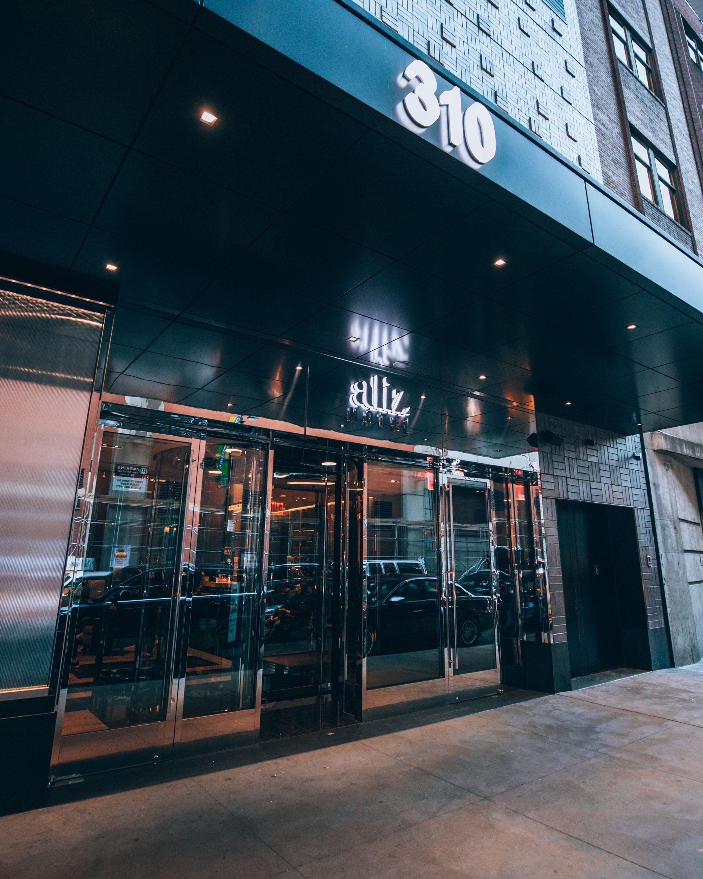 Aliz Times Square 4*