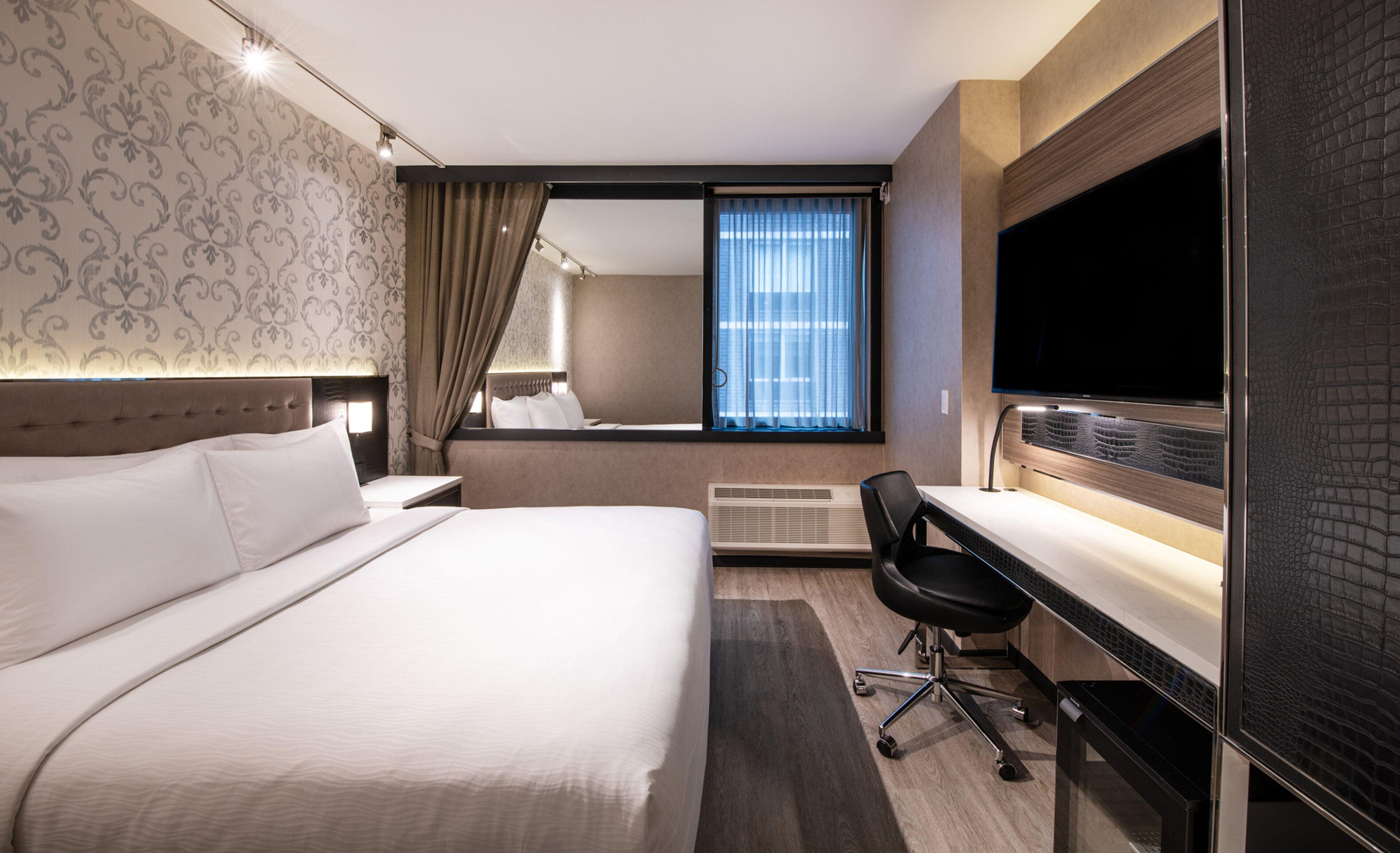 Hotel Aliz Times Square 4*