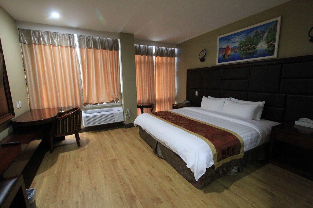 Hotel The Queens 2*
