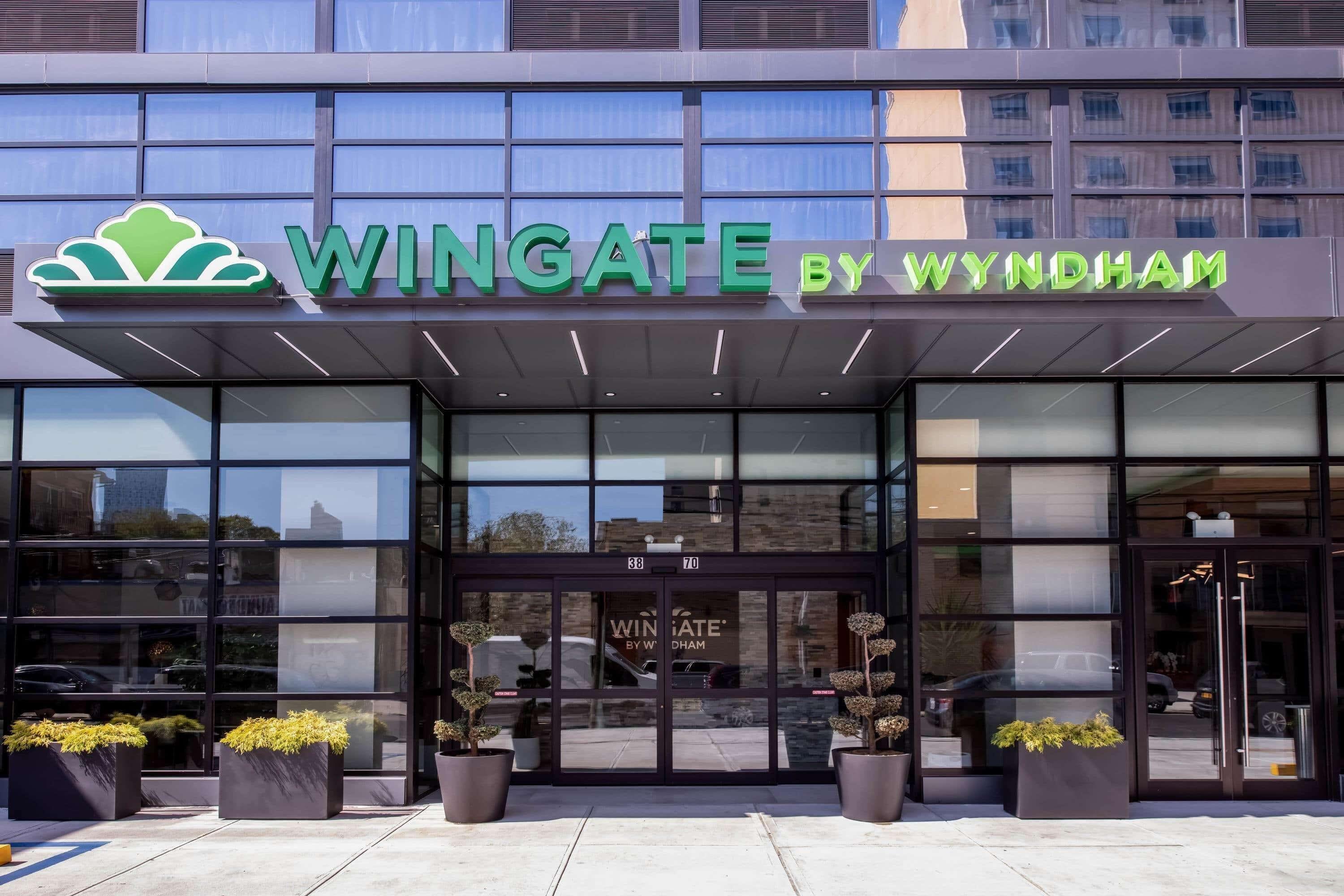 Wingate By Wyndham Long Island Hotel 3*