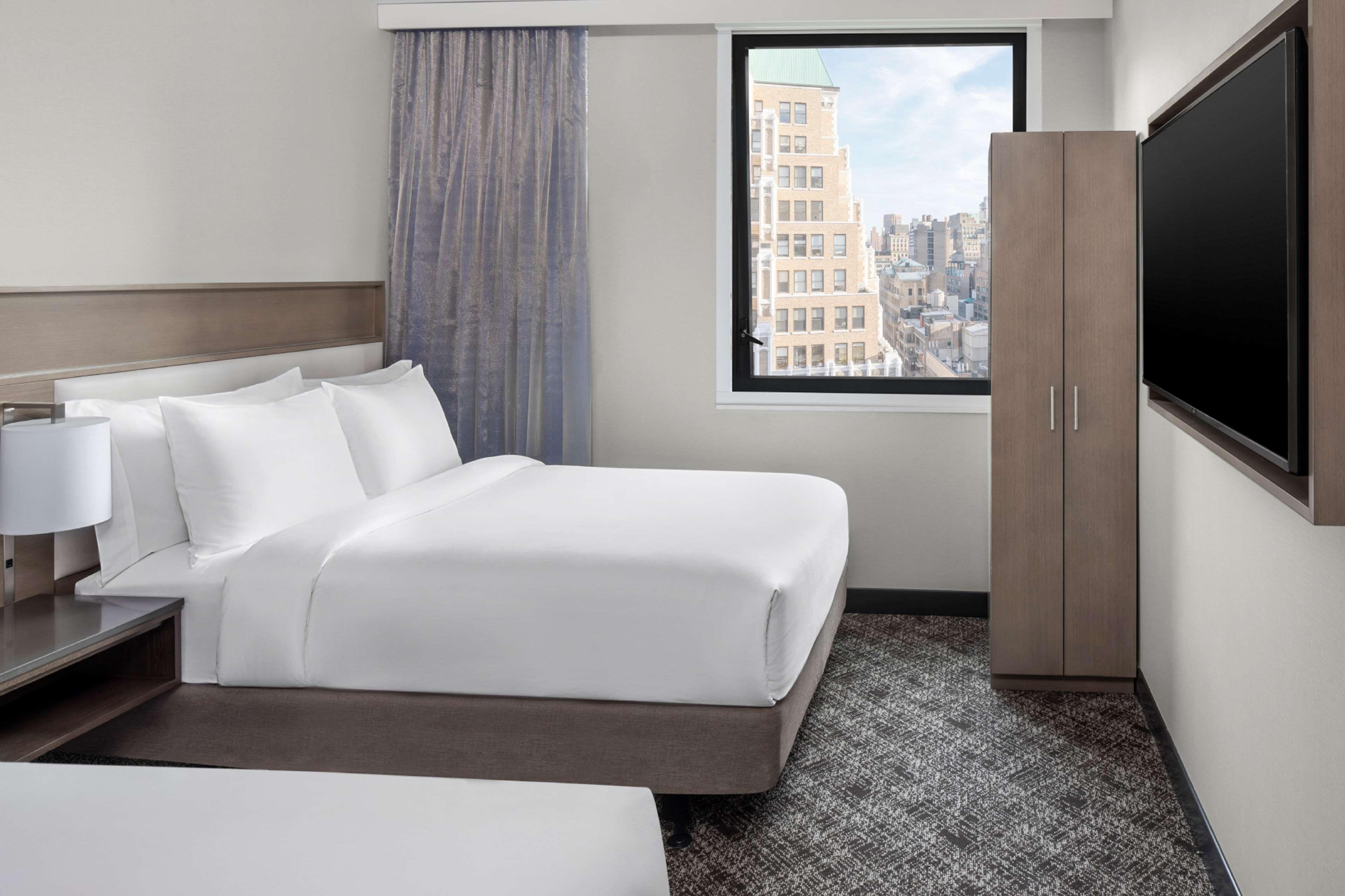 Hotel Doubletree By Hilton Times Square South 4*