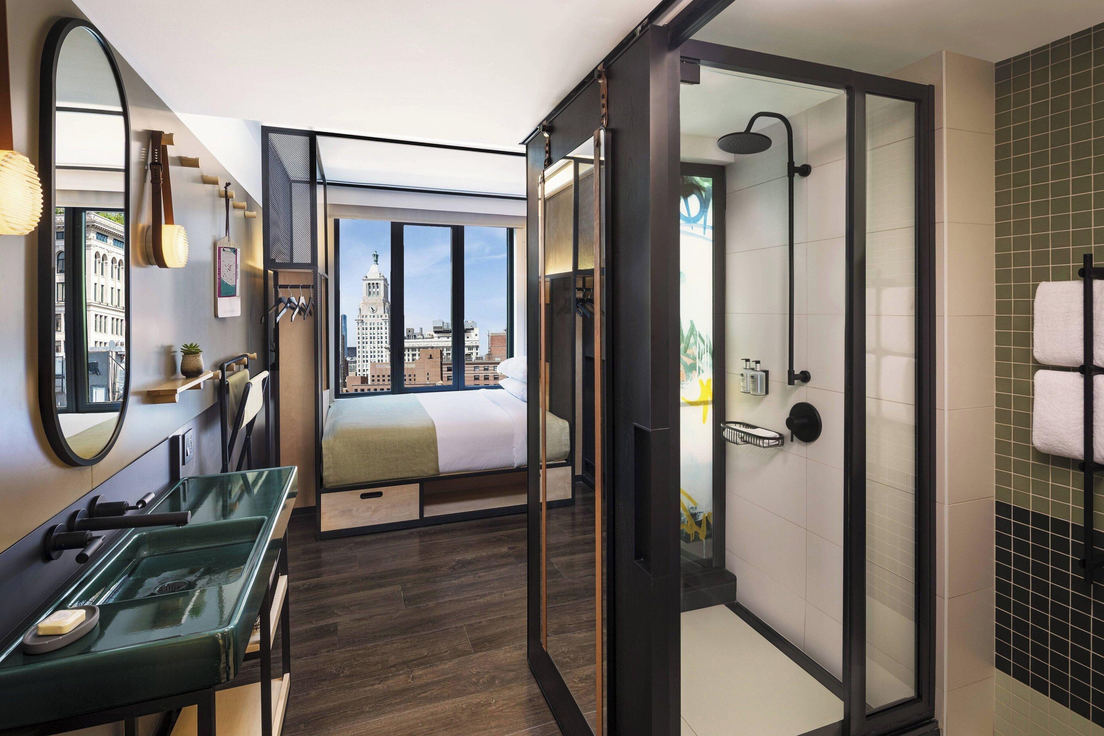 Hotel Moxy Nyc East Village 3*