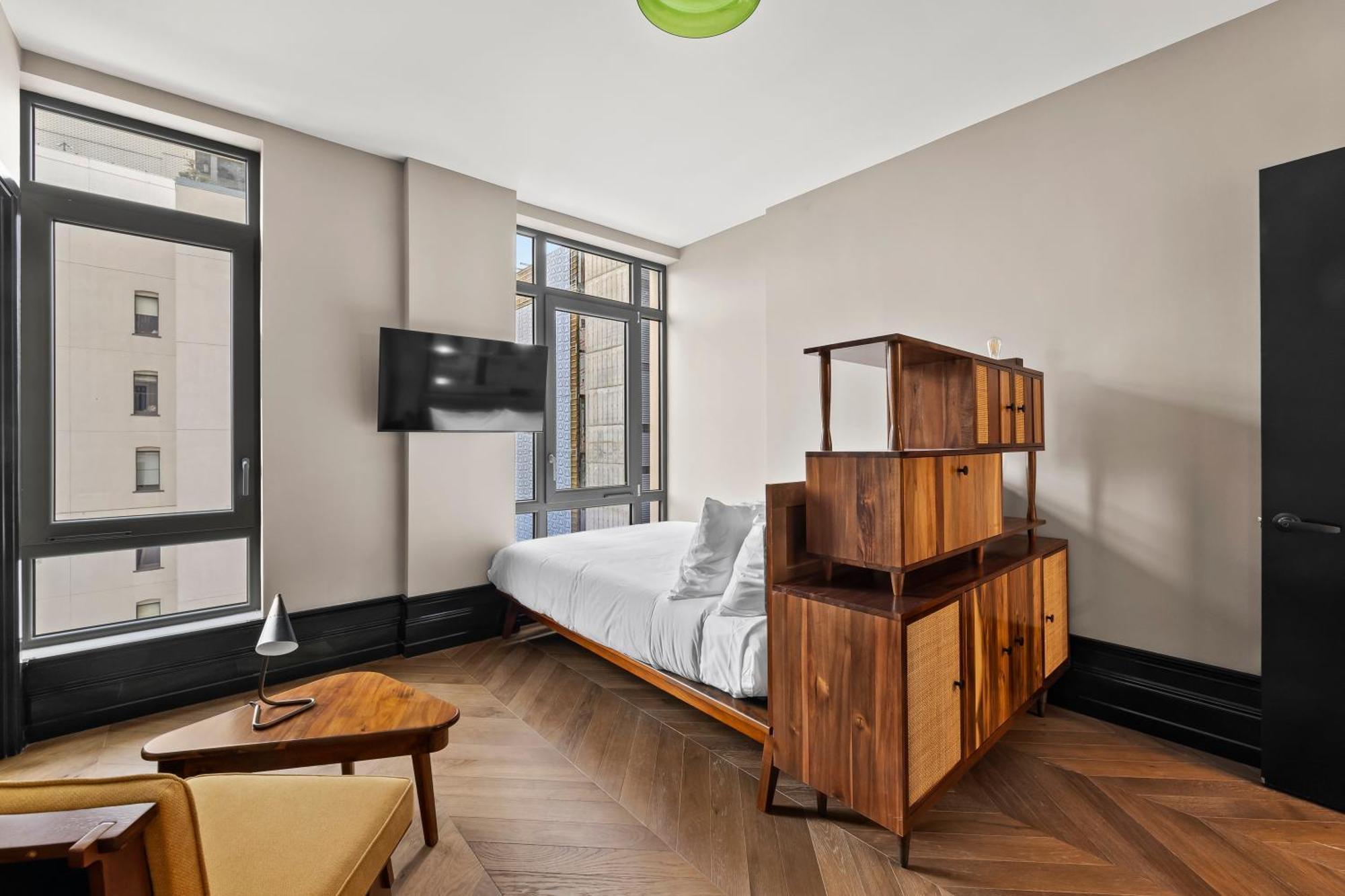 Freeman 901 By Rove Travel - With Shared Amenities New York
