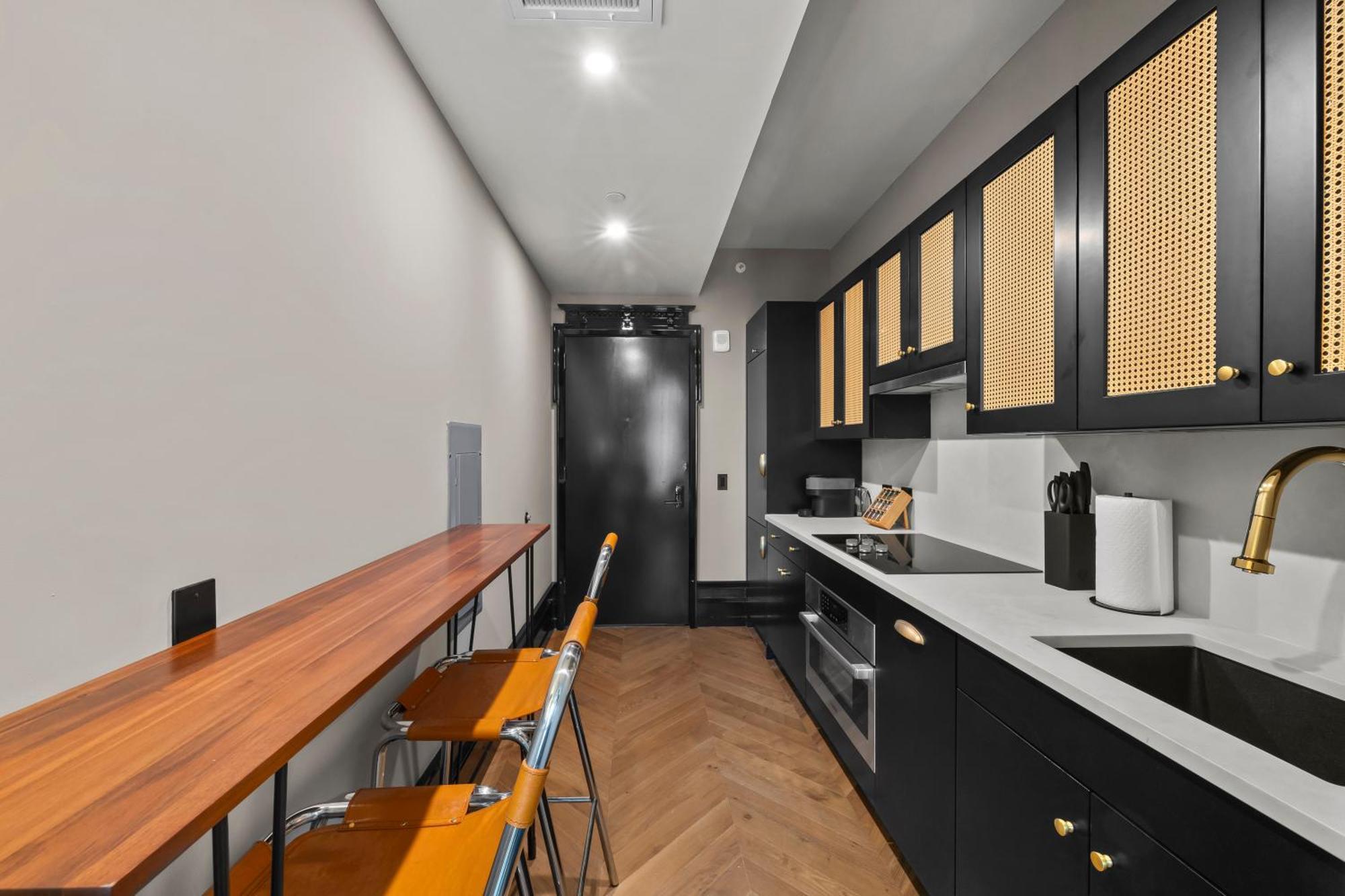 Freeman 901 By Rove Travel - With Shared Amenities New York