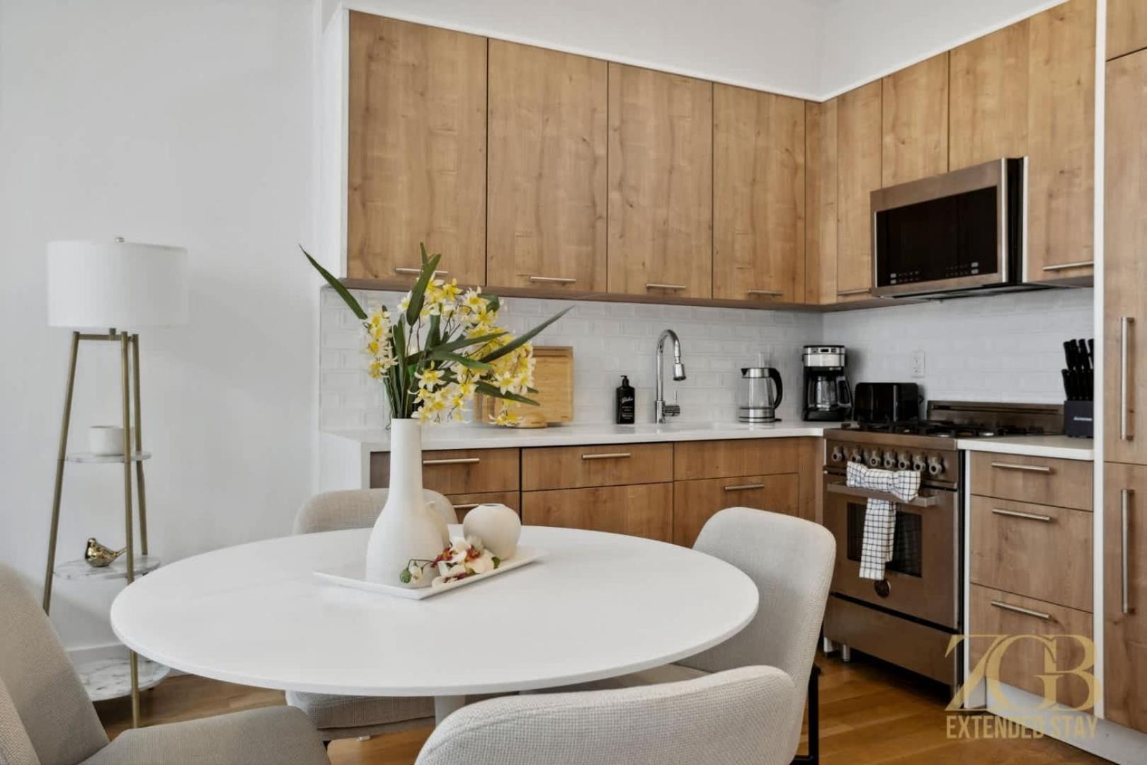 Newly Renovated 1 Bedroom - Elevator - Laundry Apartment