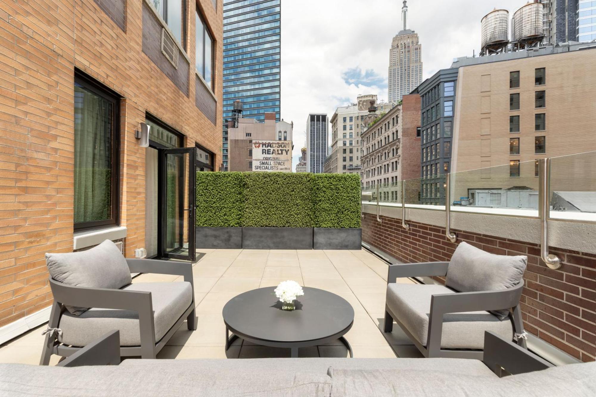 Hotel Broadway Plaza