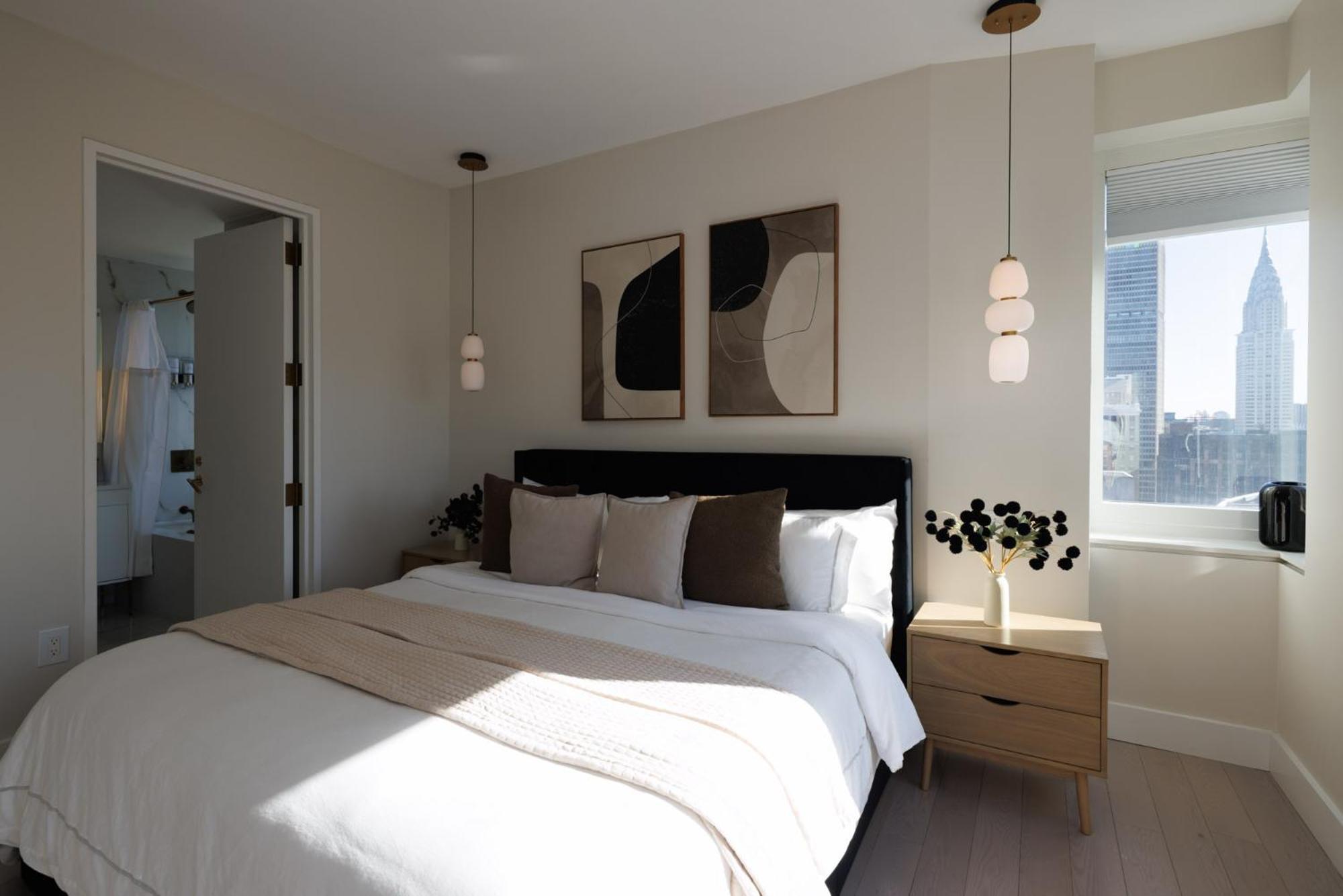 Rare Luxurious 1 Block From Time Square * New York