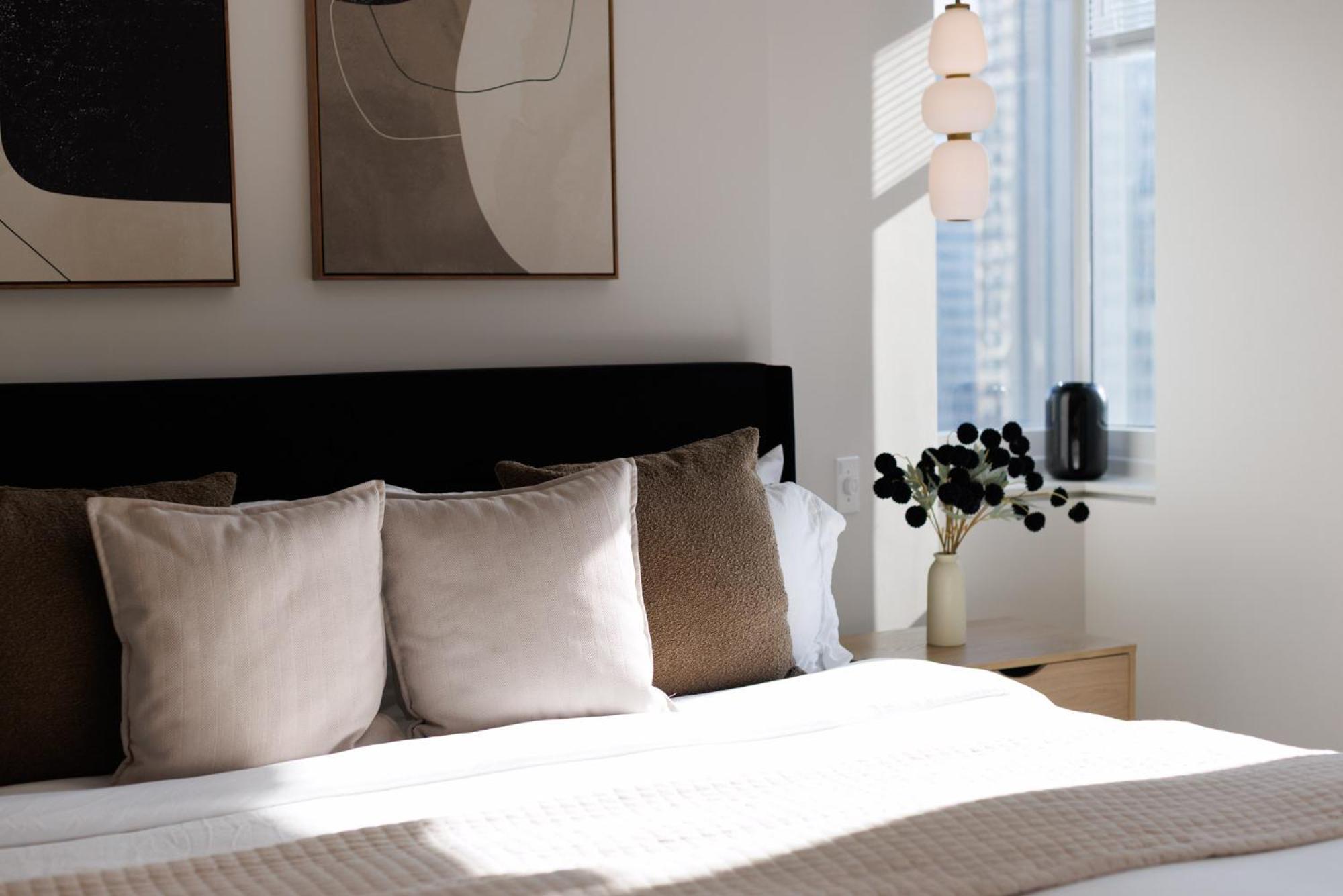 Rare Luxurious 1 Block From Time Square * New York