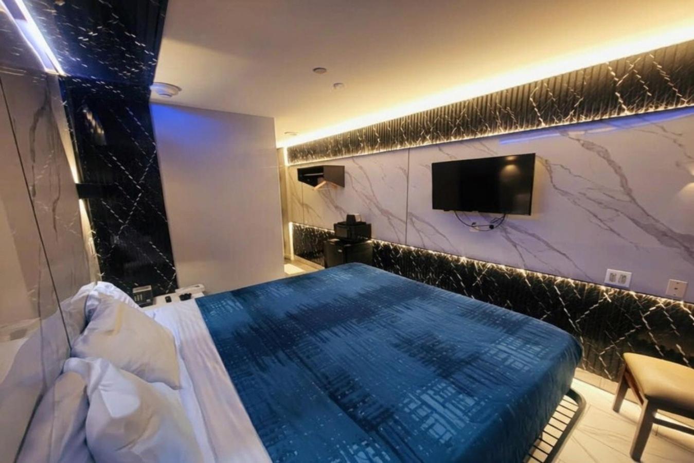 Umbrella Brooklyn - Newly Renovated 3*
