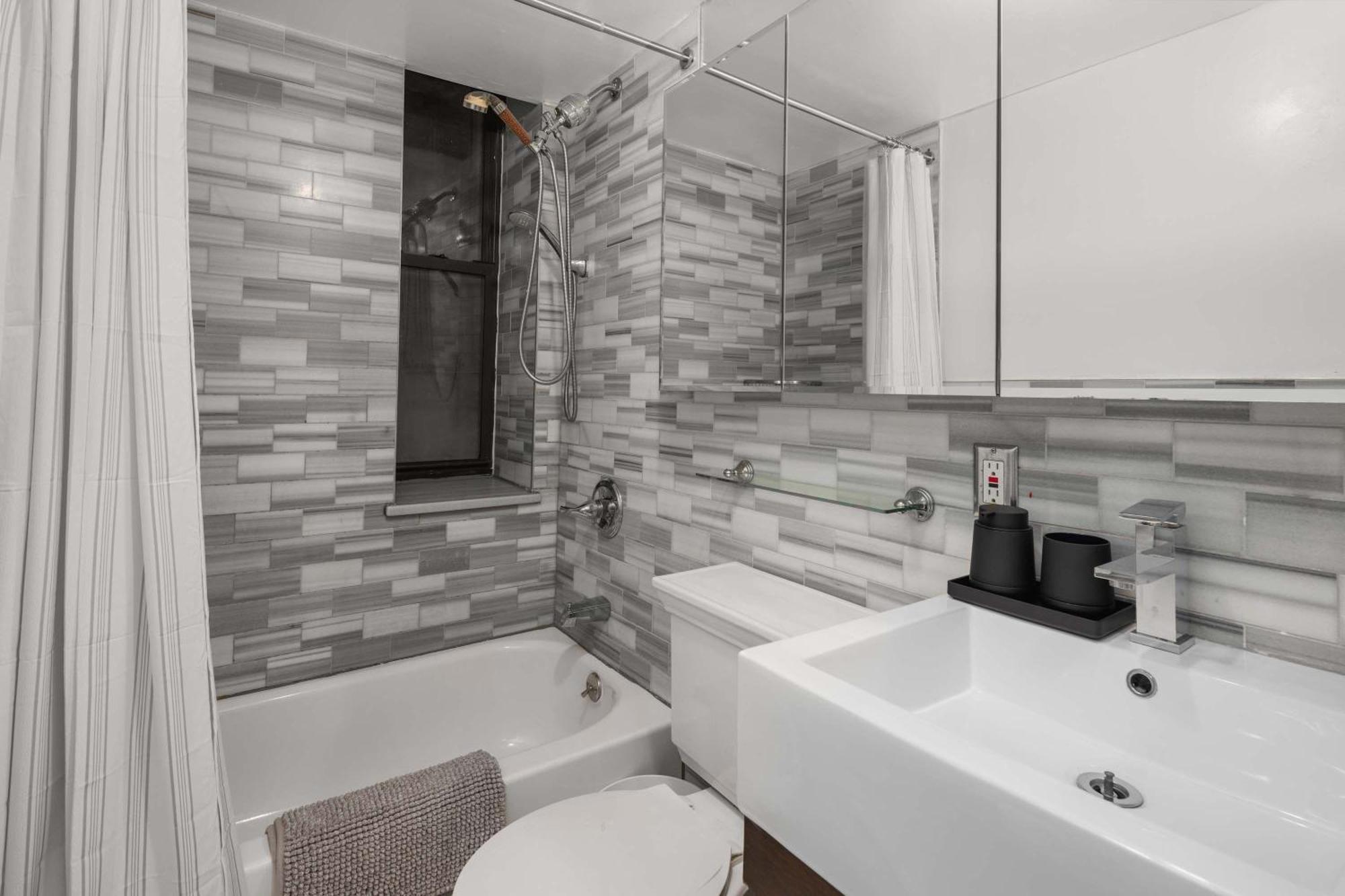 Sleek Lower East Side Retreat *