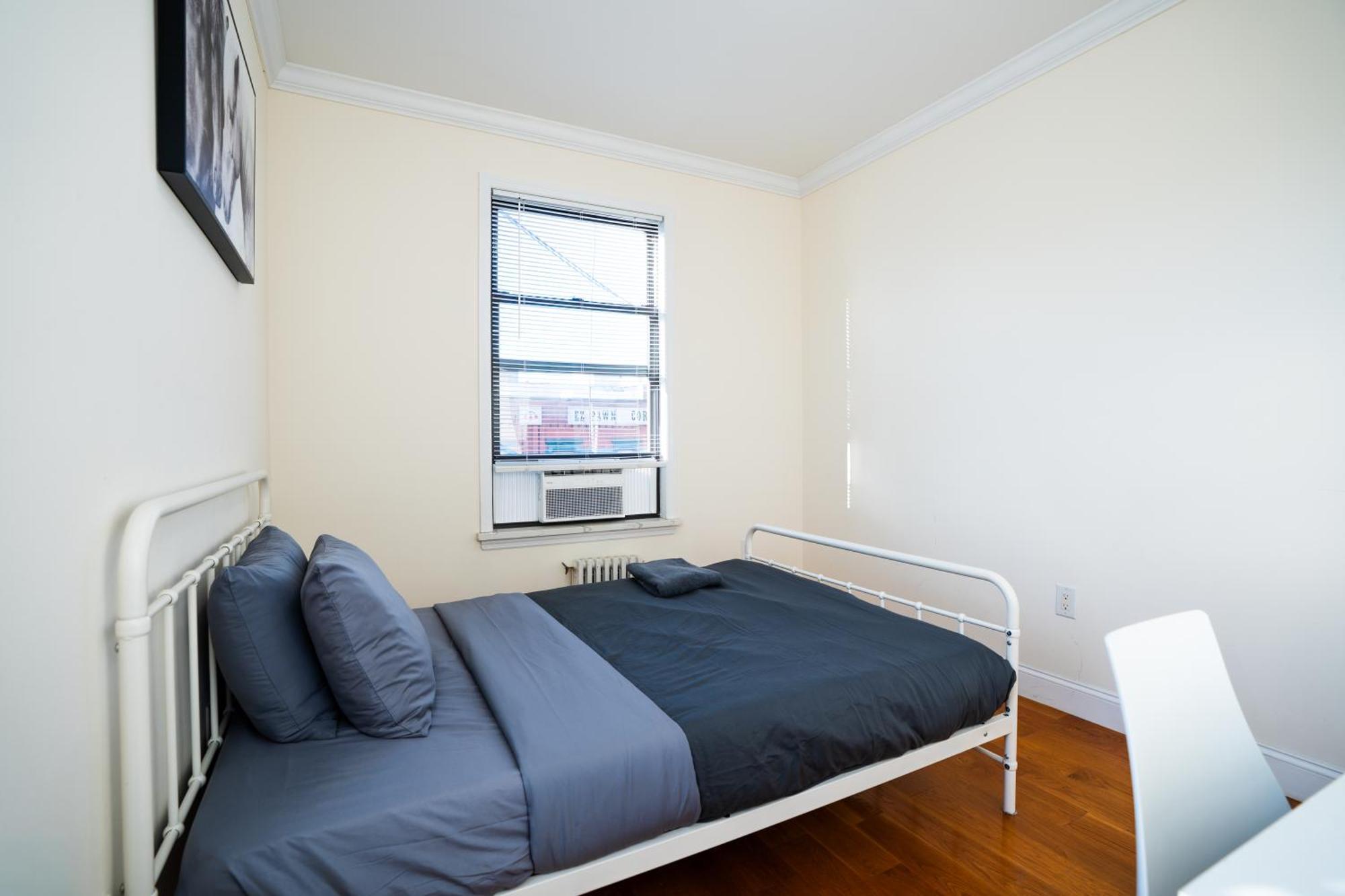 Harlem, Manhattan 4-bedroom Penthouse I 2-bathroom Apartment *