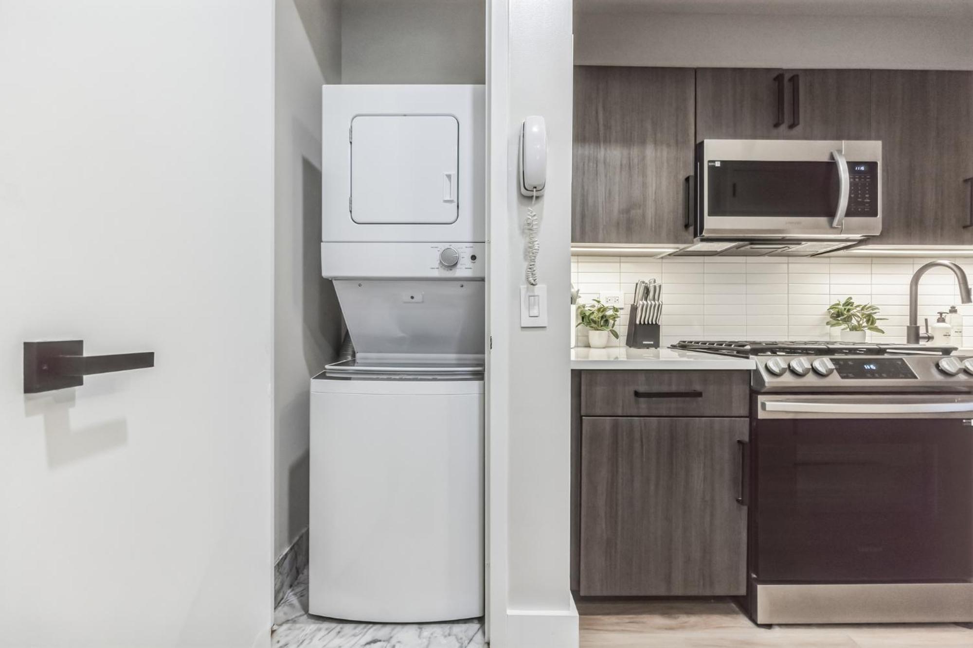 Apartment Fidi W Work Setup By Anyplace - 11653 *