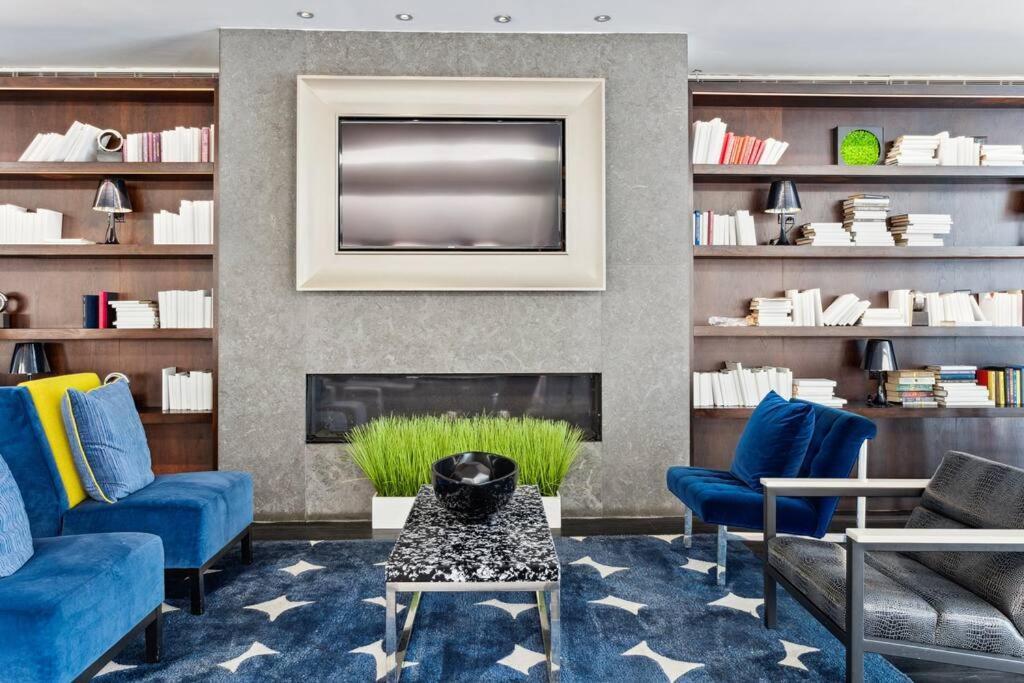 Fidi W Work Setup By Anyplace - 11653 Apartment