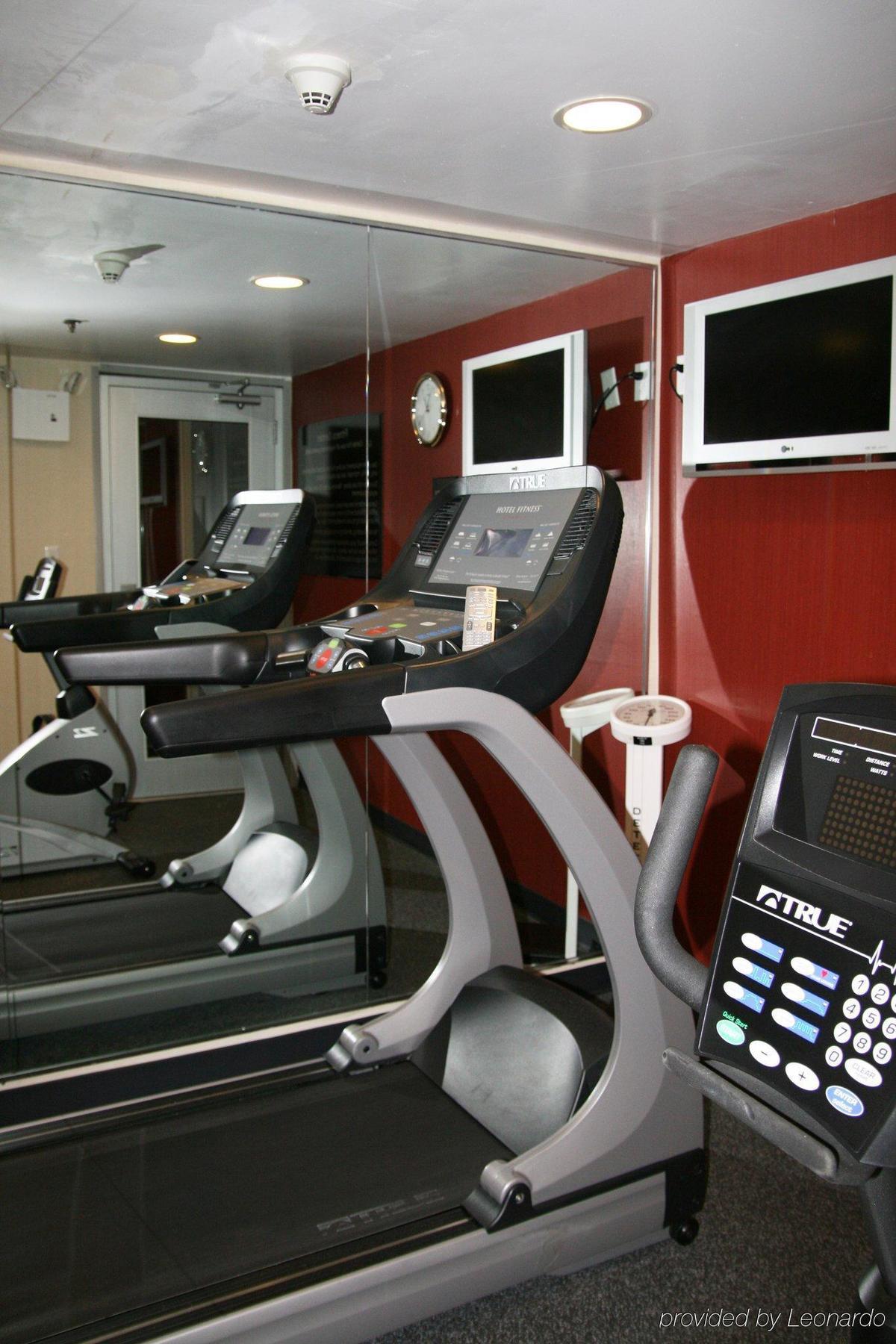 Hampton By Hilton Seaport Hotel 2*