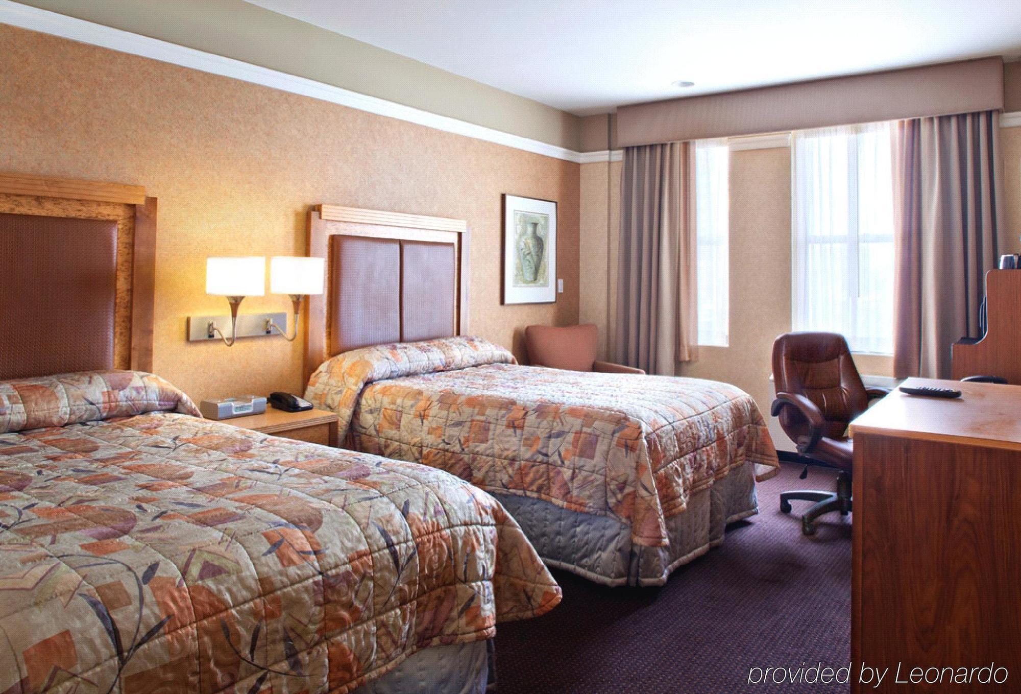 Nyma, The Manhattan Hotel