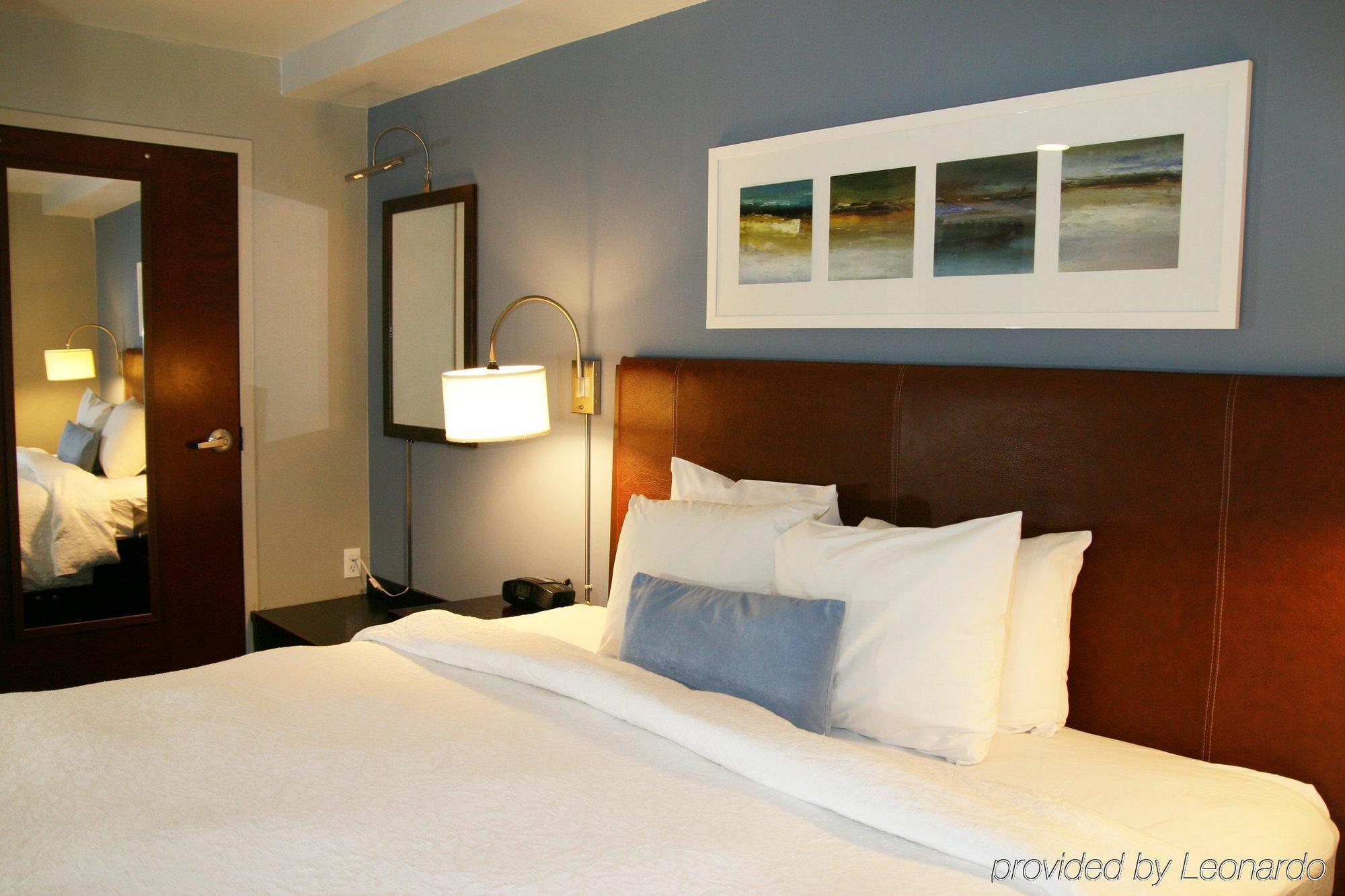 Hampton By Hilton Seaport