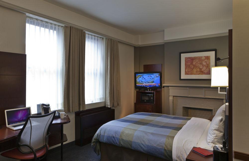 Newly Renovated At Club Quarters Times Square, Hotel New York