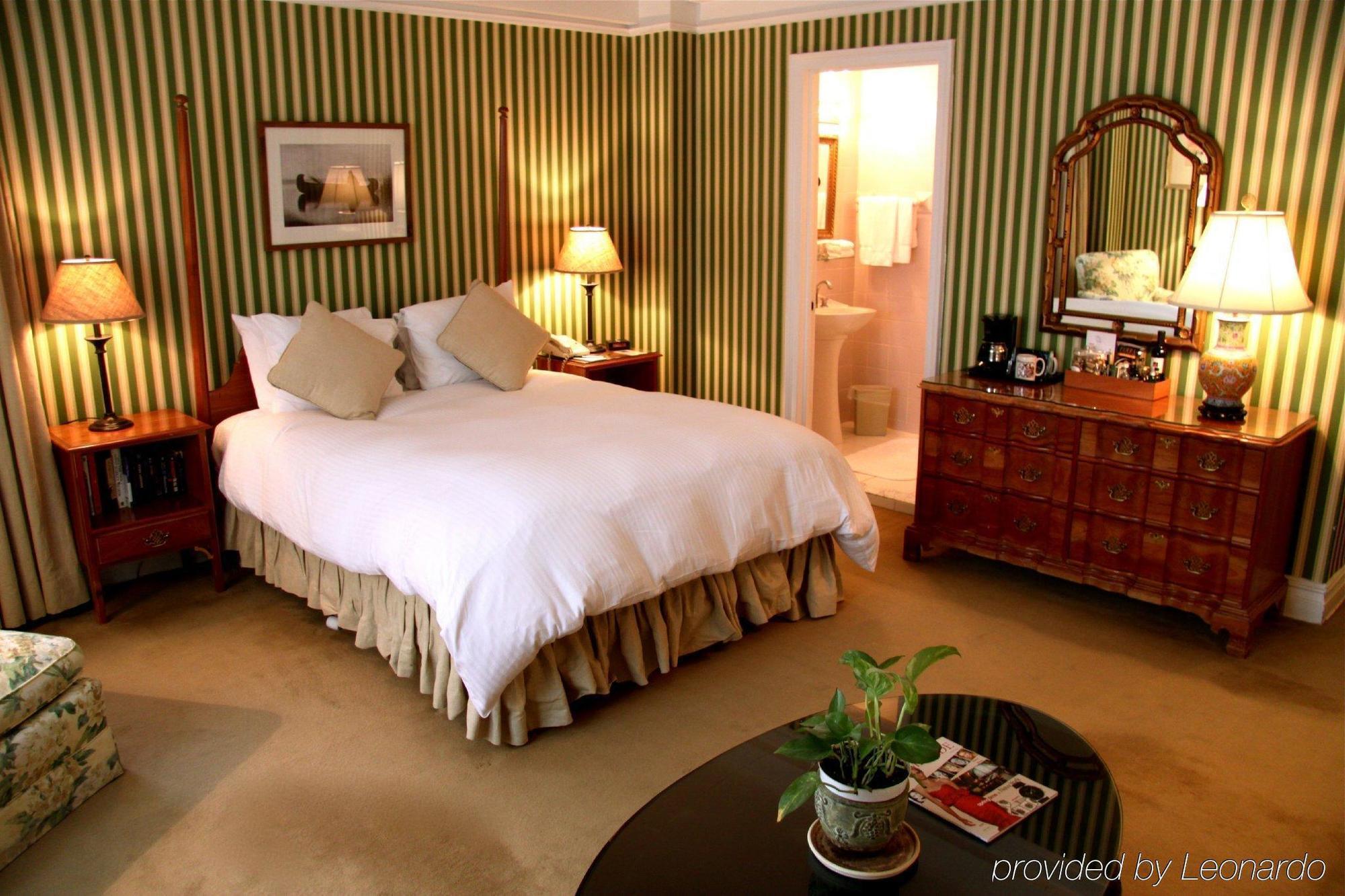 Roger Smith 3* New York