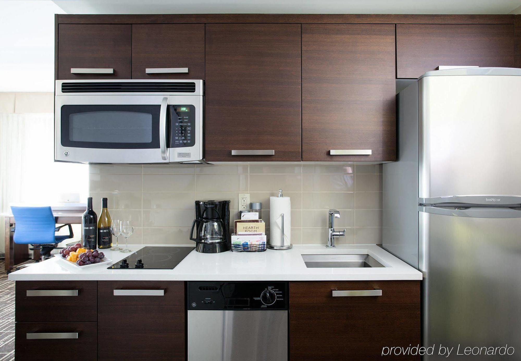 Hotel By Marriott Manhattan/ Midtown Eastside 4*