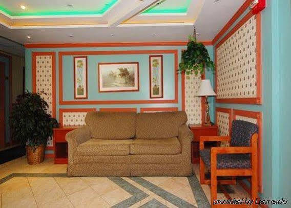 Econo South Ozone Park 2*