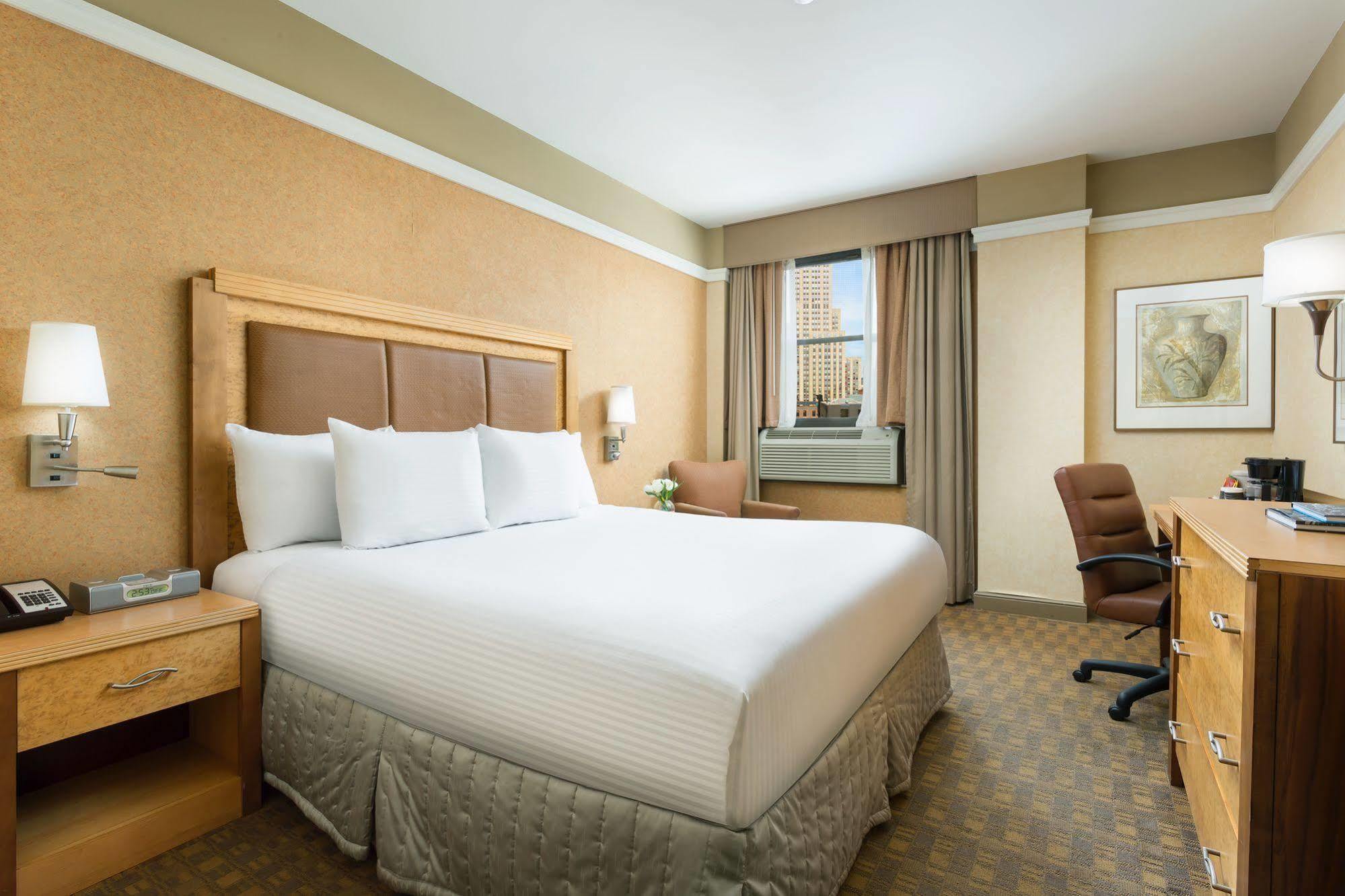 Nyma, The Manhattan Hotel New York