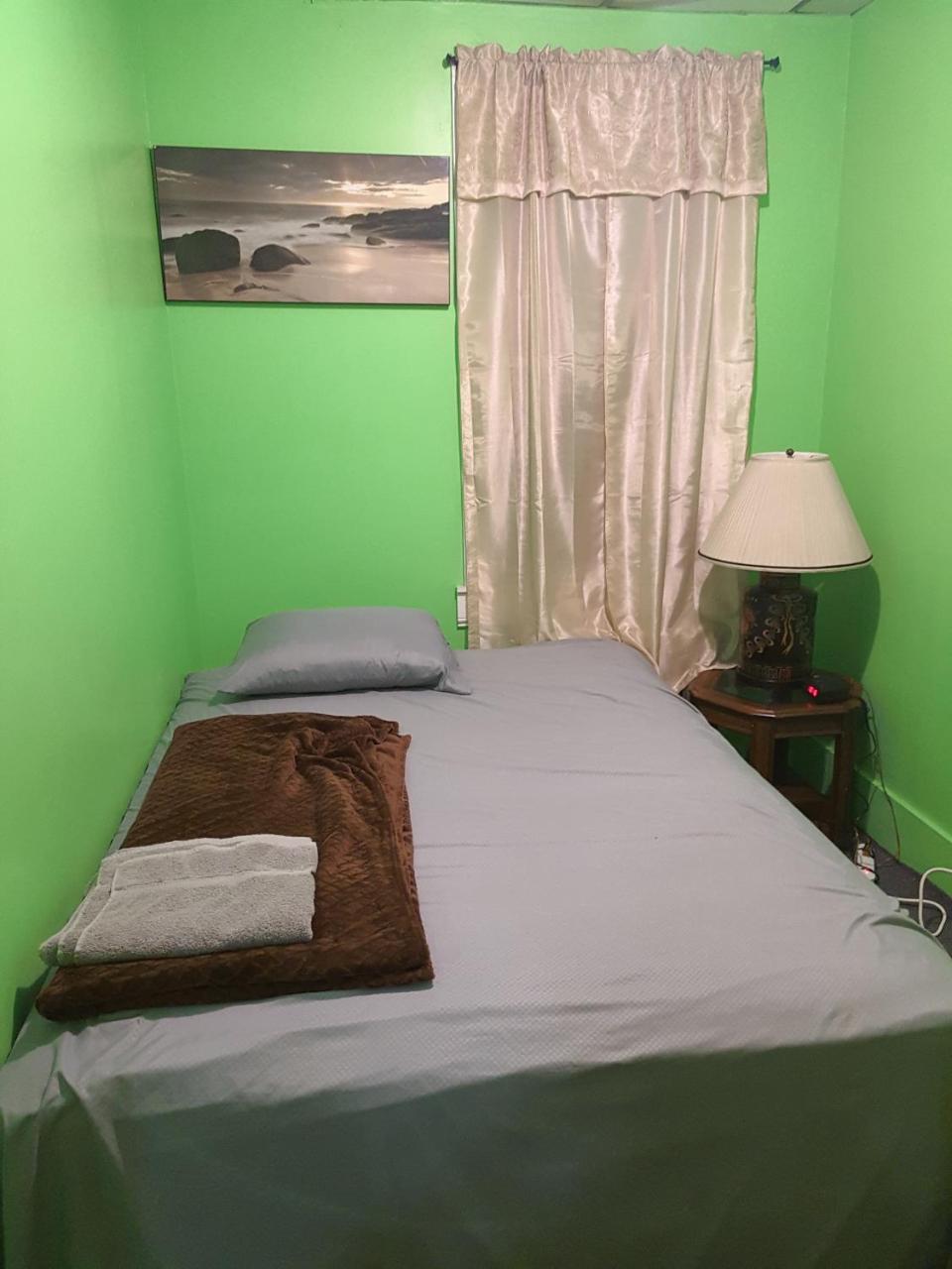 Crown Heights Gasthof *