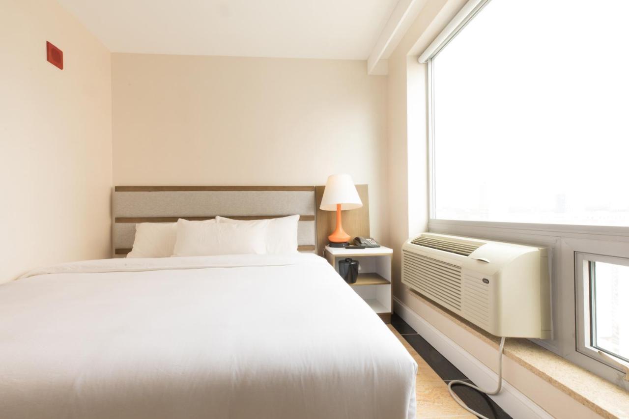 Mayfair And Hotel 2*