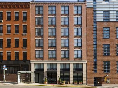 Hampton By Hilton Seaport Hotel