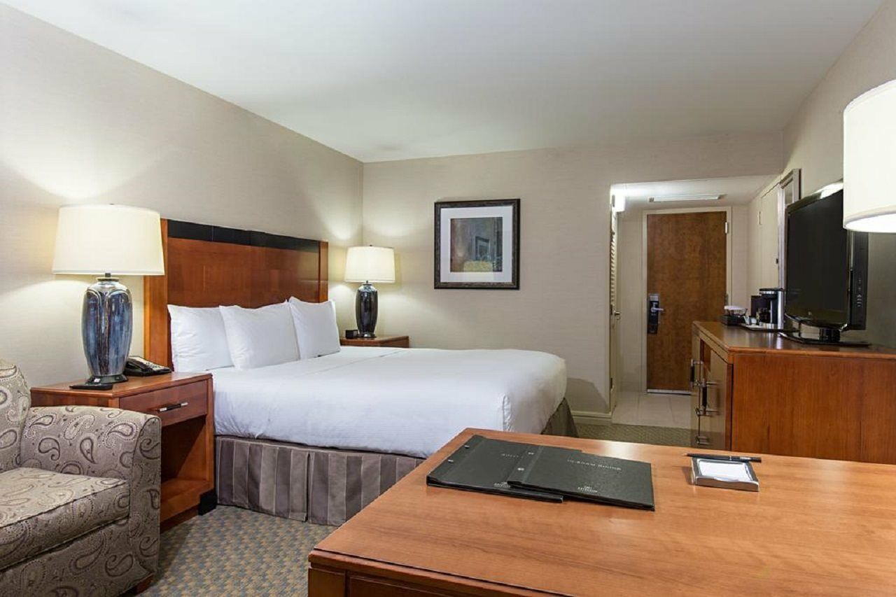 Hilton Jfk Airport Hotel 3*