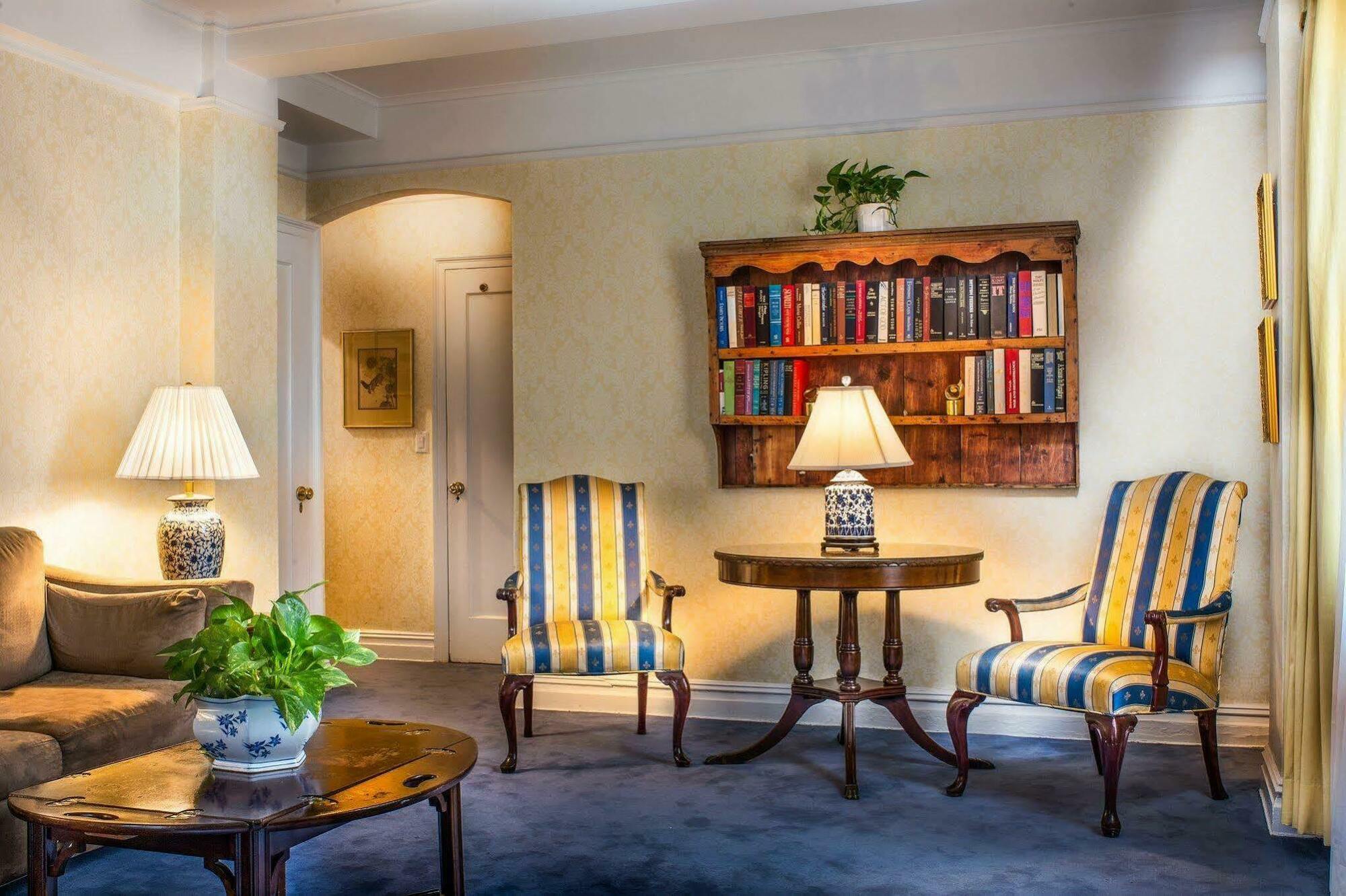 Roger Smith 3* New York