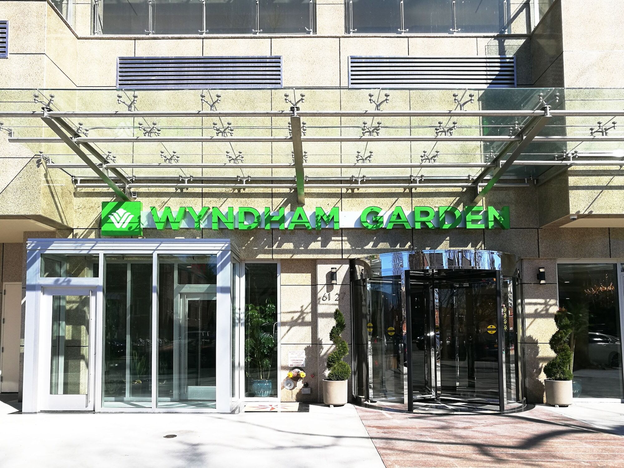 Hotel Wyndham Garden Fresh Meadows Flushing 3*