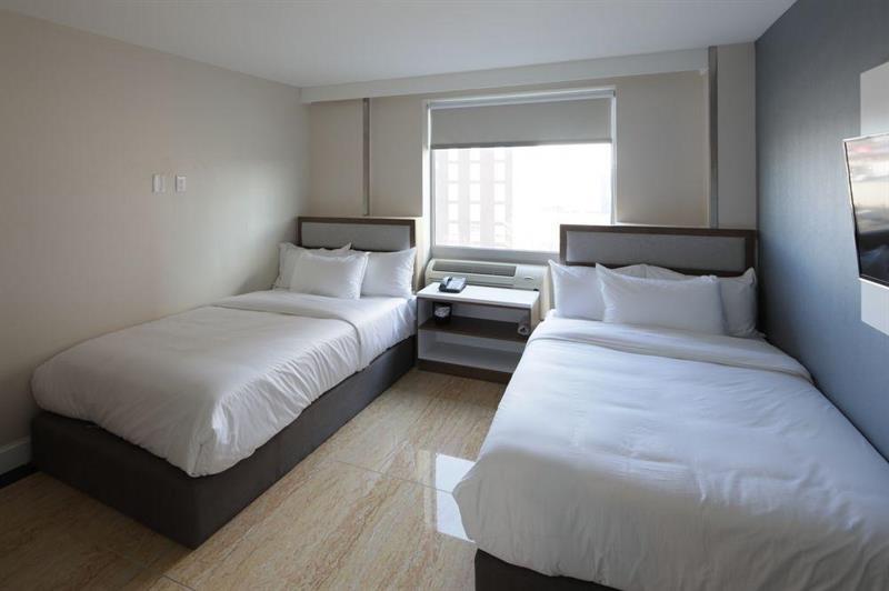 Mayfair And Hotel 2*