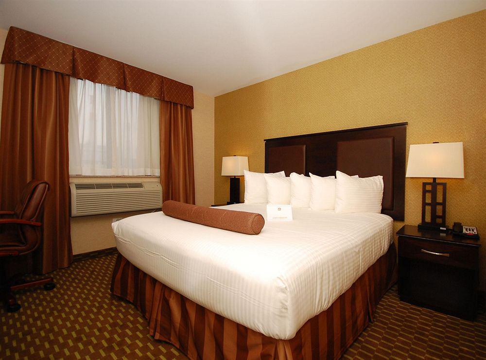 Hotel Western Plaza 3*
