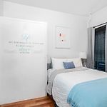 Cloverleaf Apartment - Perfectly Located Near Restaurants, Shops, & Sites