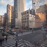 Prime Tourist Location! Midtown Guesthouse