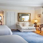 Roger Smith Hotel