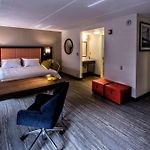 Hampton Inn & Suites Staten Island