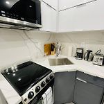 78-3A Luxury Brand New Modern 1Br W&D