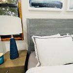 78-3A Luxury Brand New Modern 1Br W&D