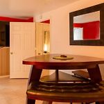 Large Apt, One Block To Train