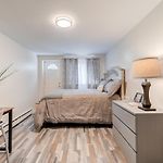 Wonderful Getaway In Canarsie Brooklyn With Parking