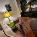 Bright, Light, Airy Private Room Close To Metro And Times Square
