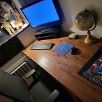 Bright, Light, Airy Private Room Close To Metro And Times Square