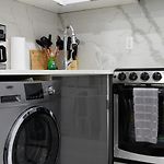 78-3B New Junior 1 Bedroom Prime Ues Wd In Unit